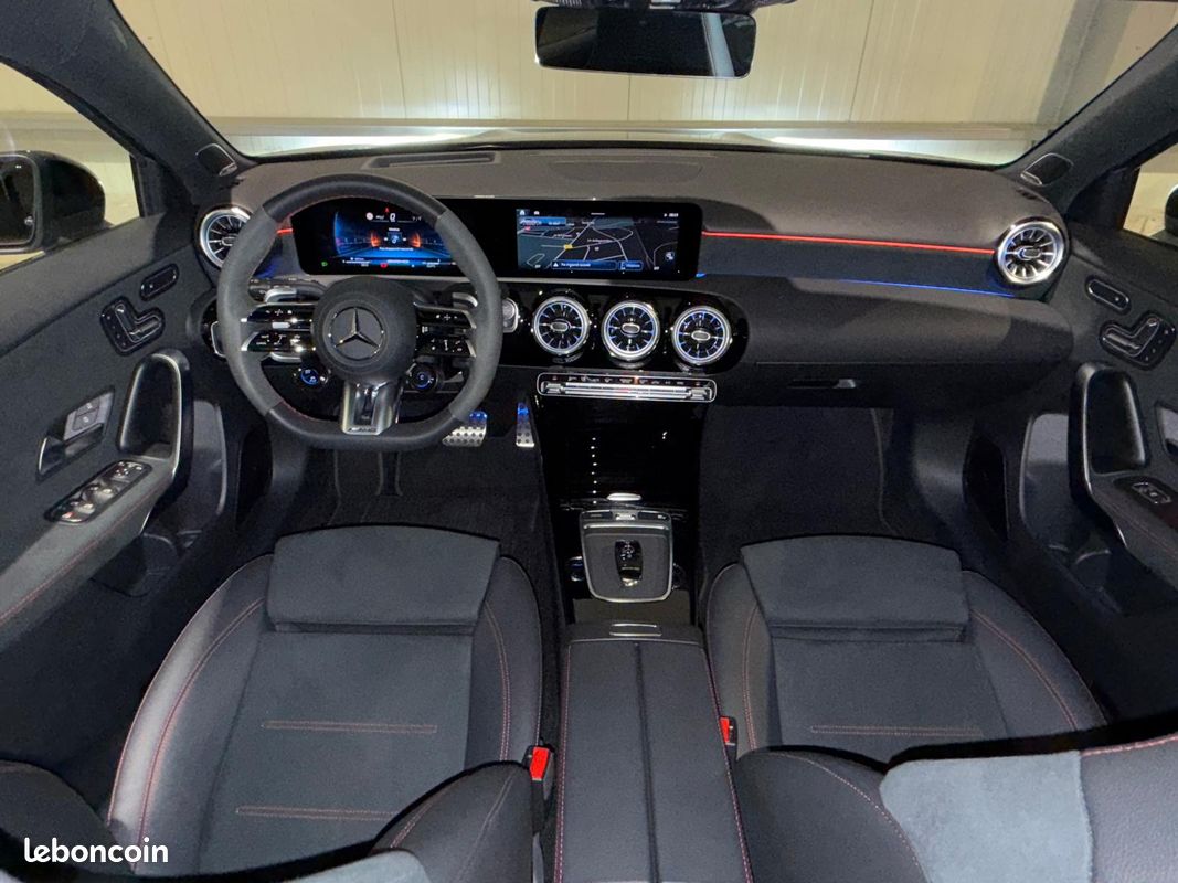Mercedes A45s AMG 421cv