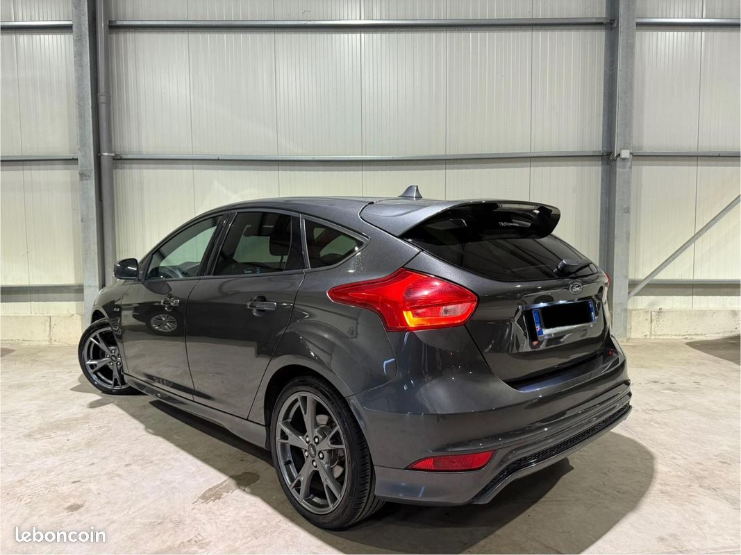 Ford focus ST Line 1.0 essence 125 cv